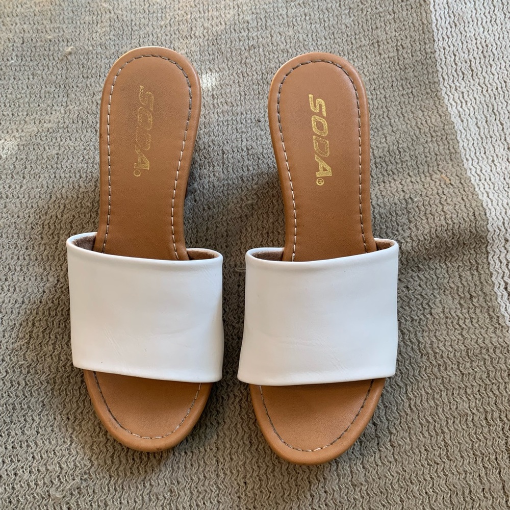 Platform sandals